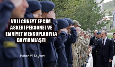 Vali Cüneyt Epcim Askeri Personel ve Emniyet Mensuplarıyla Bayramlaştı