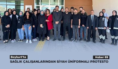 Bayburt’ta Sağlık Çalışanlarından Siyah Üniformalı Protesto