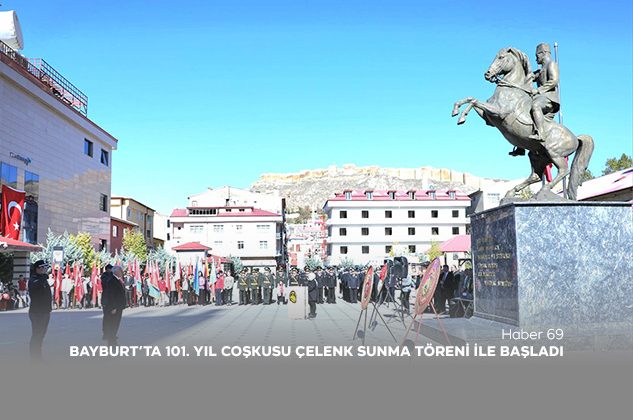 Bayburt’ta 101. Yıl Coşkusu Çelenk Sunma Töreni İle Başladı