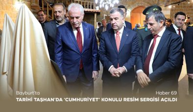 Bayburt’ta Tarihi Taşhan’da ‘Cumhuriyet’ Konulu Resim Sergisi Açıldı