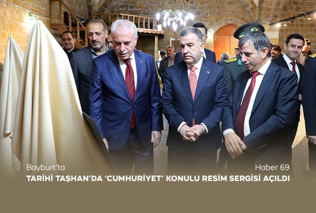 Bayburt’ta Tarihi Taşhan’da ‘Cumhuriyet’ Konulu Resim Sergisi Açıldı