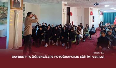 Bayburt’ta Öğrencilere Fotoğrafçılık Eğitimi Verildi